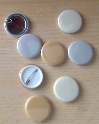 New plain colour badges - grey, cream and caramel